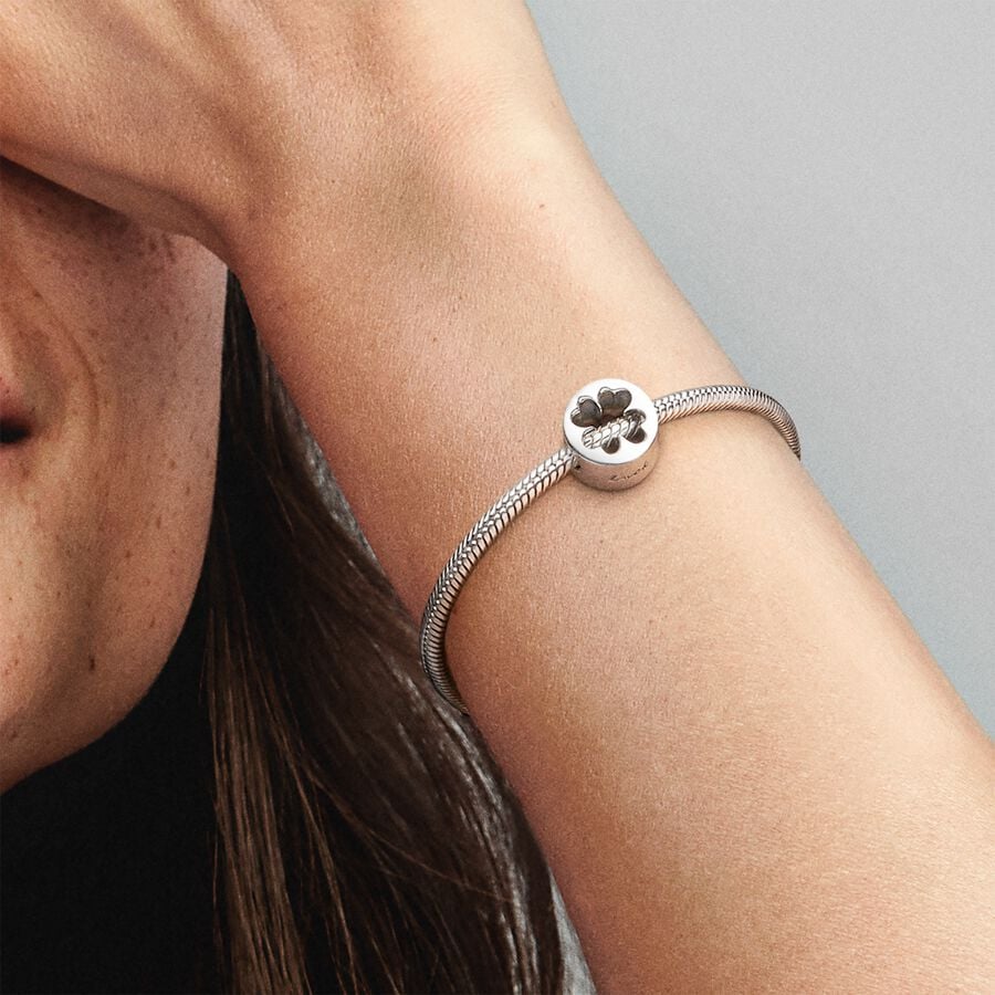 Charm Openwork Quadrifoglio