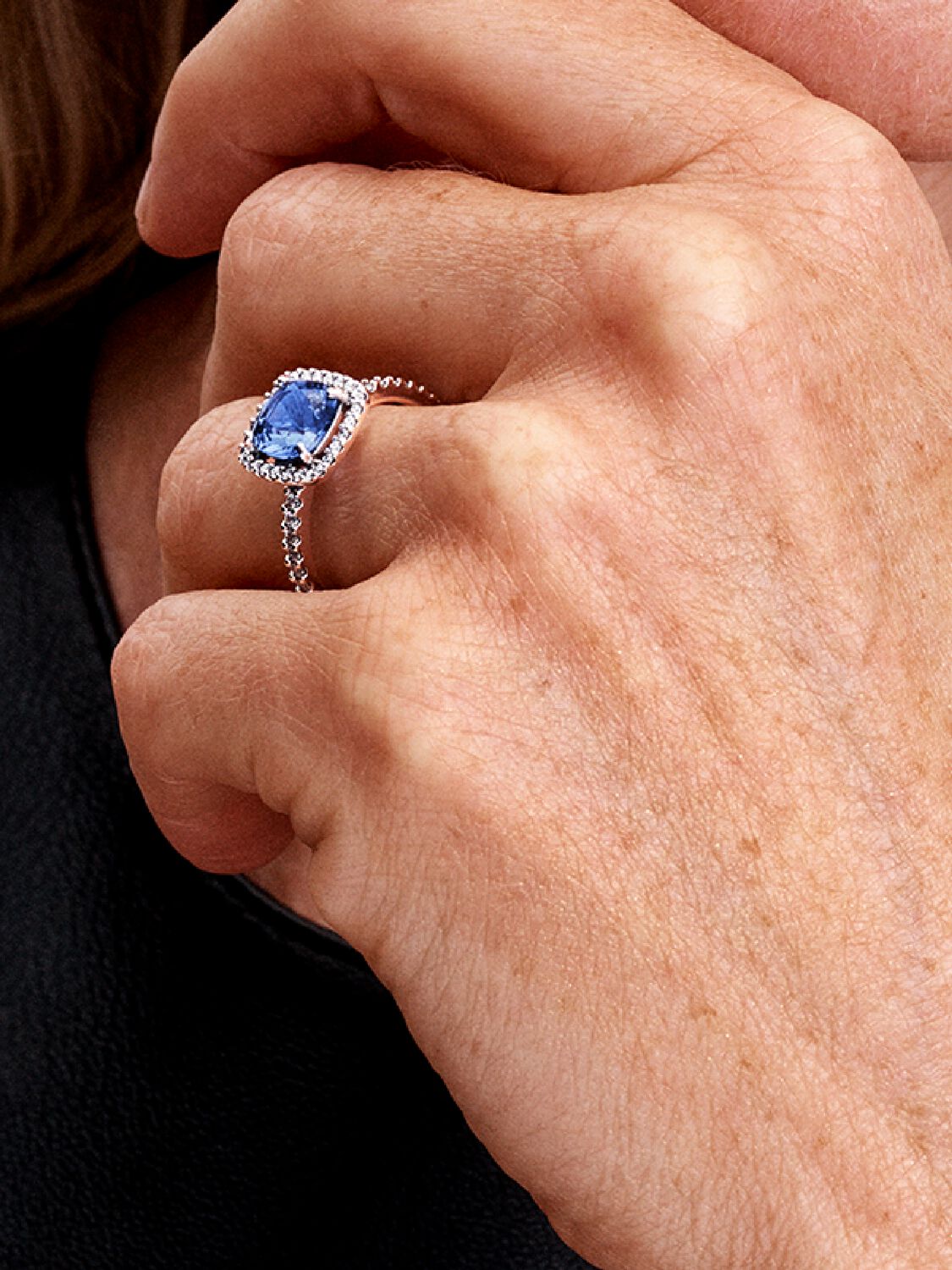 Anello Punto Luce Quadrato Blu Grande