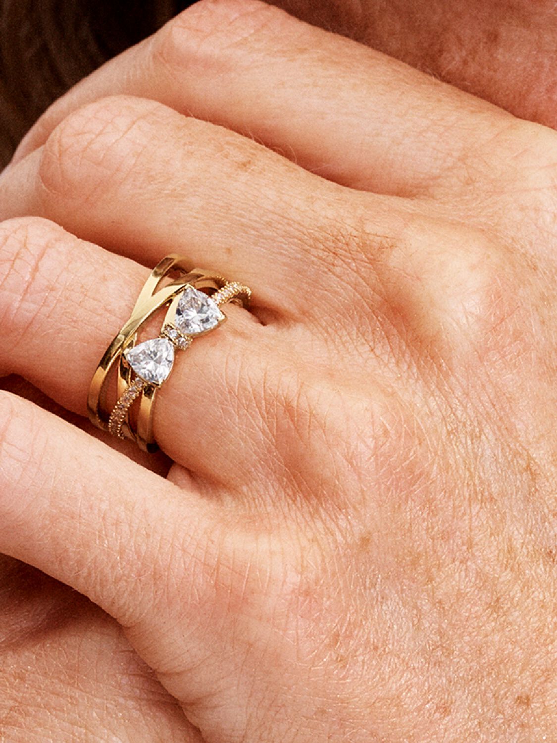 Anello Fascia Intrecciata Sottile con Fiocco Luminoso
